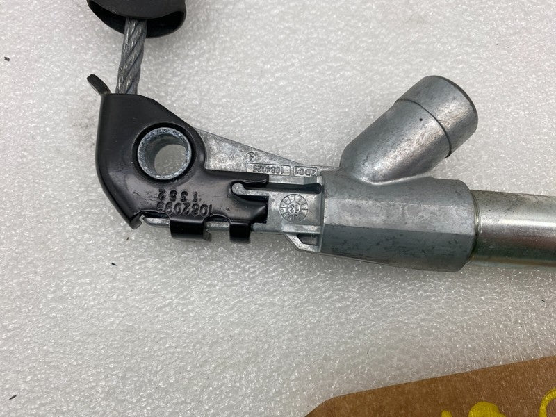 100526500B ⭕ 12-15 Model S Front Right Seat Belt Outboard Lap Pre-Tensioner RH 1005265-00-B