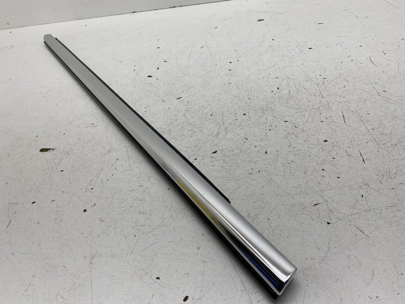 ⭕14-24 Maserati Ghibli Front Passenger Side Door Window Outer Belt Mol