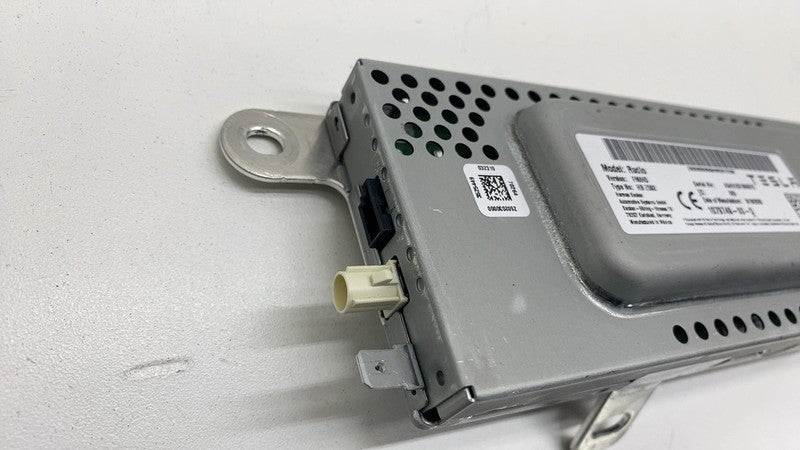 107974900D 2017-2023 Tesla Model 3 Harman Becker Radio FM/HD Receiver Module 1079749-00-D
