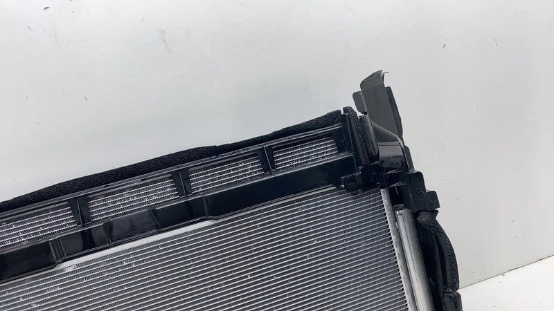 ⭕2023 2024 Toyota Prius Front Main Radiator Condenser Cooling Fan Moto