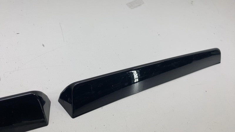 PT00012533 ⭕️ 22-24 Rivian R1T Rear Left & Right C-Pillar Outer Trim PT00012533 / PT0001253