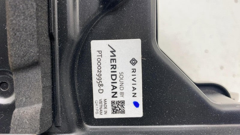 2022-2024 Rivian R1S Meridian Speaker Bass Box Subwoofer Assembly PT00