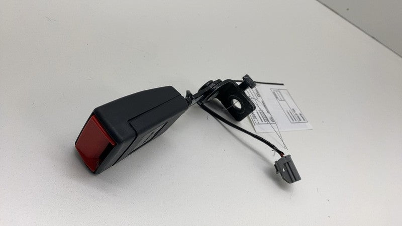 1593201 99 B 2021 2022 2023 2024 Tesla Model S MS Rear Driver 2nd Row Seat Belt Buckle Left