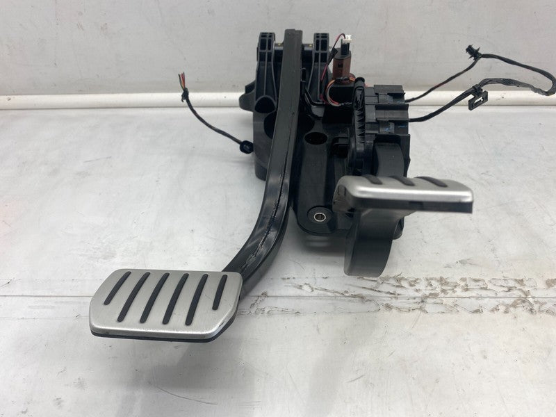 ⭕ 20-24 Tesla Model Y Performance Accelerator and Brake Pedal Pad 1188