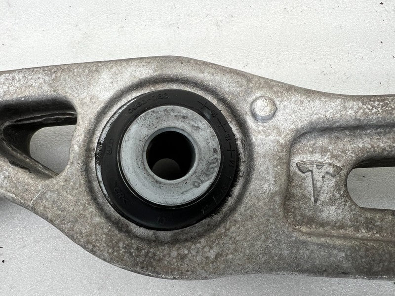600799700D ⭕12-15 Model S Front Left/Right Suspension Rearward Lower Control Arm 6007997-00