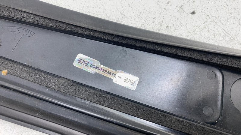 103236400C ⭕ 2016-2020 Tesla Model X Right B-Pillar Applique Glass w/ Seal RH 1032364-00-C