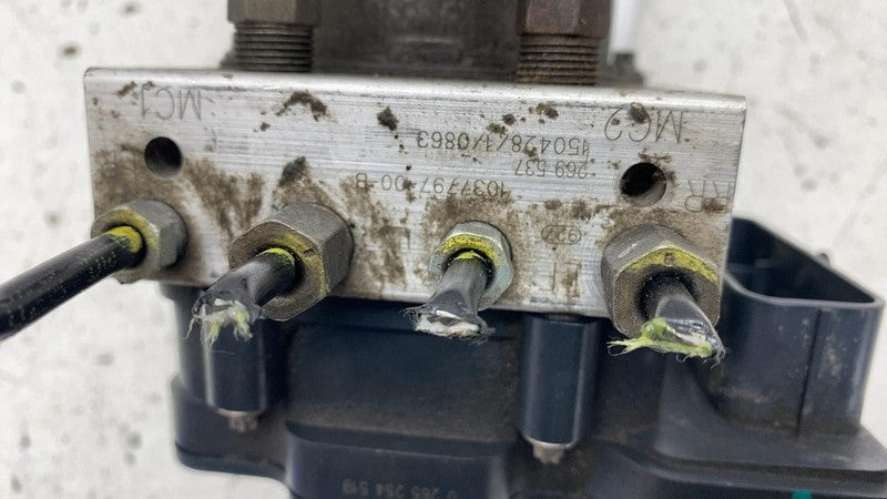 103779700B 2012-2015 Tesla Model S Anti-Lock ABS Brake Pump Hydraulic Control Unit Module
