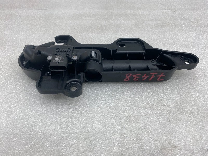 1081831-00-H ⭕ 17-20 Tesla Model 3 Front or Rear Left Exterior Door Handle Outer 1081831-00-H