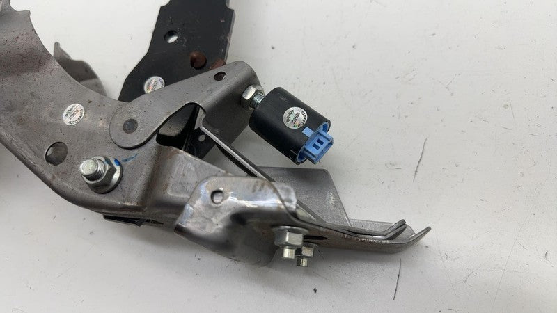 ⭕ 2018 Subaru XV Crosstrek Brake Pedal w/ Bracket Assembly