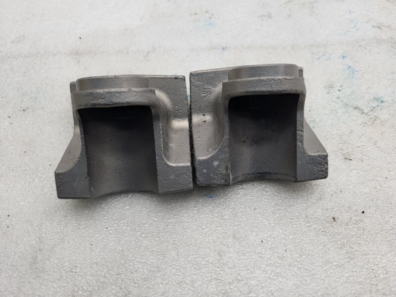 1071998 00 B 16-20 Model X SET of Rear Engine Drive Motor Support Bracket Damper 1071998-00-B