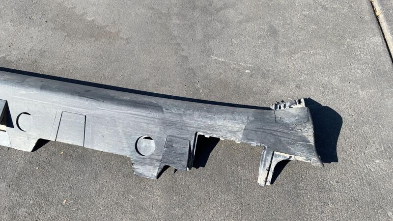 168027000A ⭕ 21-24 Tesla Model X Right Skirt Rocker Molding Sill Panel Cover 1680270-00-A