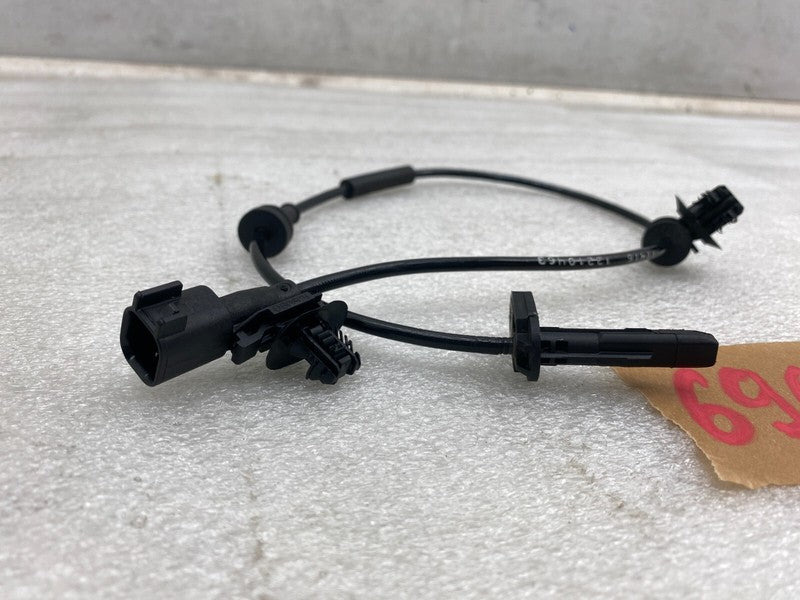 ⭕ 2017-2023 Tesla Model 3 M3 Rear Left or Right Anti-Lock ABS Wheel Speed Sensor