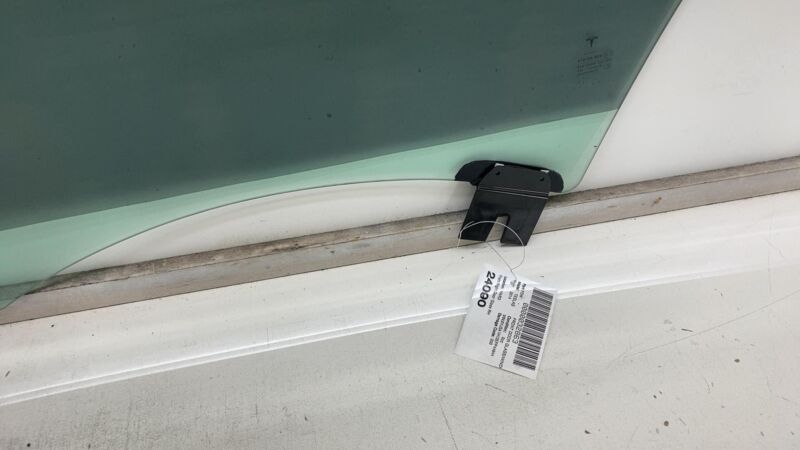 2012-2015 Tesla Model S Front Passenger Side Door Window Glass Right 43R-001074