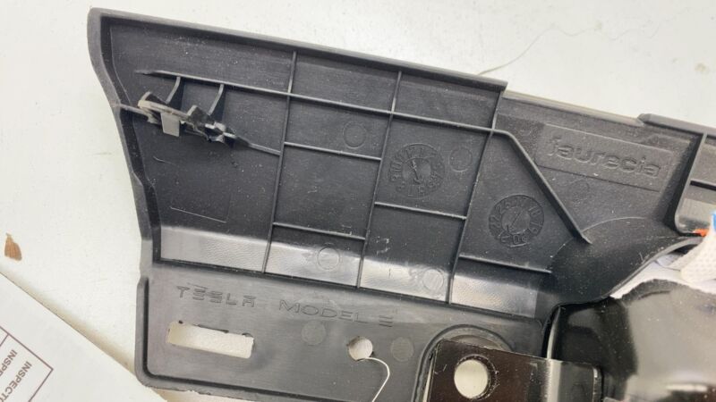 107782600D ❇️17-23 Tesla Model Y 3 Right Knee Airbag Passenger Safety Module RH OEM 1077826