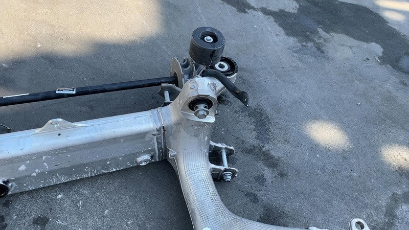 6861459-01 ⭕ 2018-2022 BMW 530e xDrive G30 Rear Suspension Subframe w/ Stabilizer Sway Bar