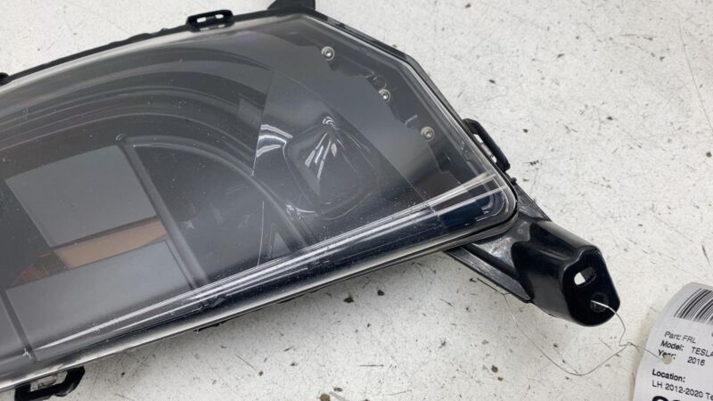 100599500D 2012-2020 Tesla Model S Front Driver Side LED Fog Light Cornering Lamp Left Assy