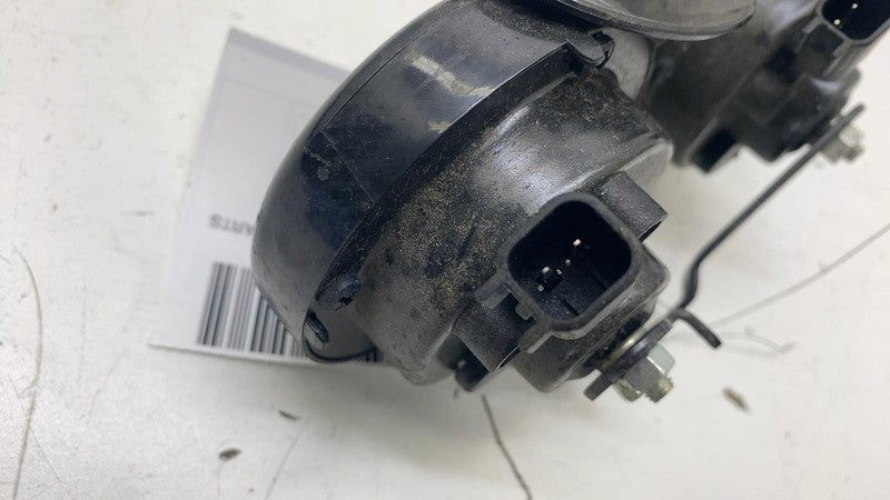 E10020046 ⭕ 2017-2023 Tesla Model 3 High + Low Pitch Tone Horn 510 & 410 Hertz w/ Bracket