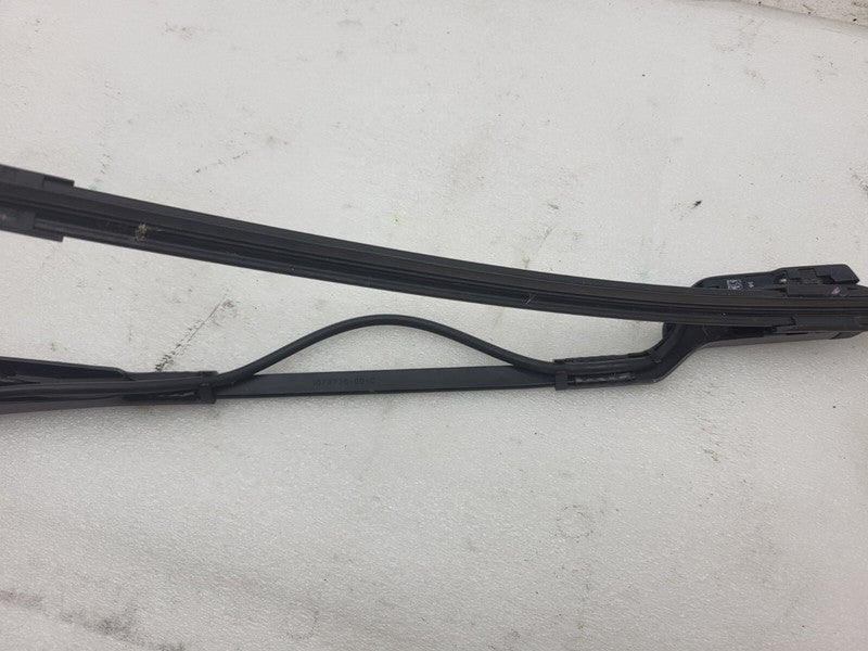 107672800C ⭕ 2017-2022 Tesla Model 3 Front Windshield Wiper Arm & Blade Left 1076728-00-C