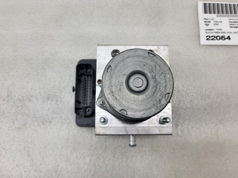 1044745-00-B ⭕ 17-23 Tesla Model 3 Anti-Lock Brake System ABS Pump Module Unit 1044745-00-B