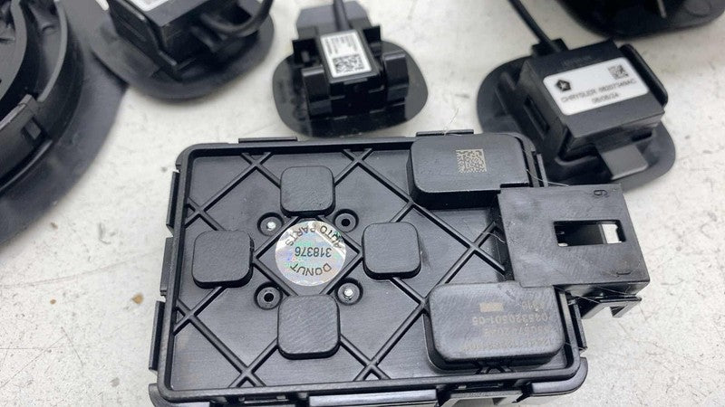 ⭕17-25 Chrysler Pacifica SET of Roof Dome Light + Noise Reduction Mic