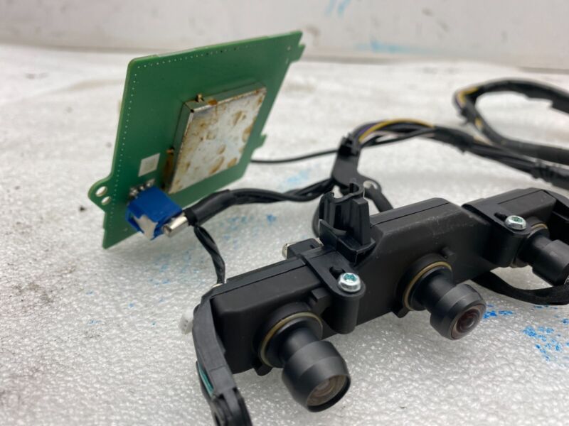 A18 105030301 17-22 Model 3 Windshield Triple Camera + Antenna GPS Module Harness 1079734-00-C