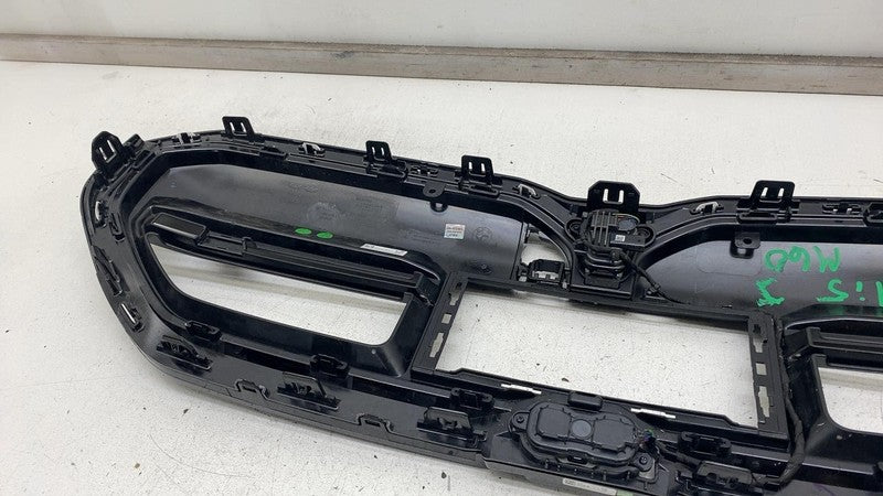 ⭕2024 2025 BMW 5-Series I5 M5 M60 Front Bumper Center Upper Grille 511