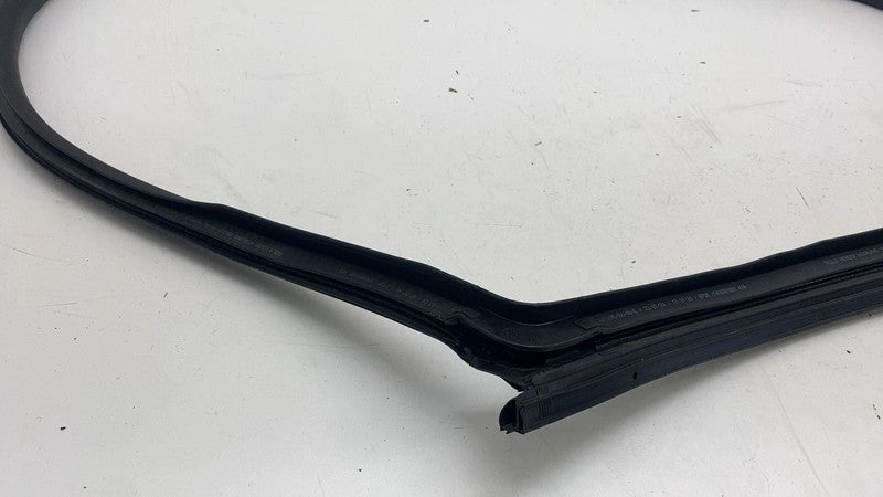191098600E ⭕ 24-25 Model 3 Rear Right Primary Body Weatherstrip Rubber Seal RH 1910986-00-E