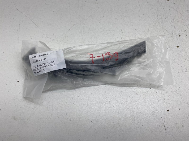 1983887-00-D ⭕ 25-26 Tesla Model Y Front Bumper Fascia Side Fender Bracket Left 1983887-00-D