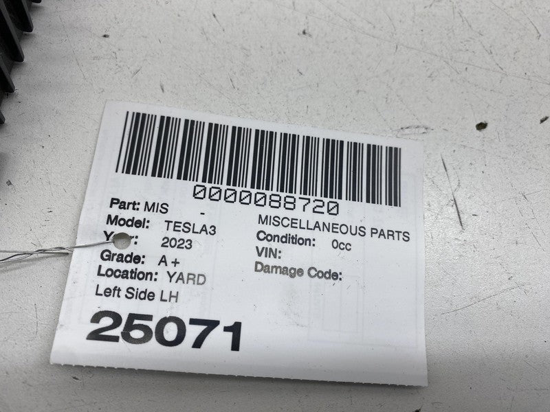 ⭕ 17-23 Tesla Model 3 Rear Left Taillight Tail Lamp Mount Bracket 1083