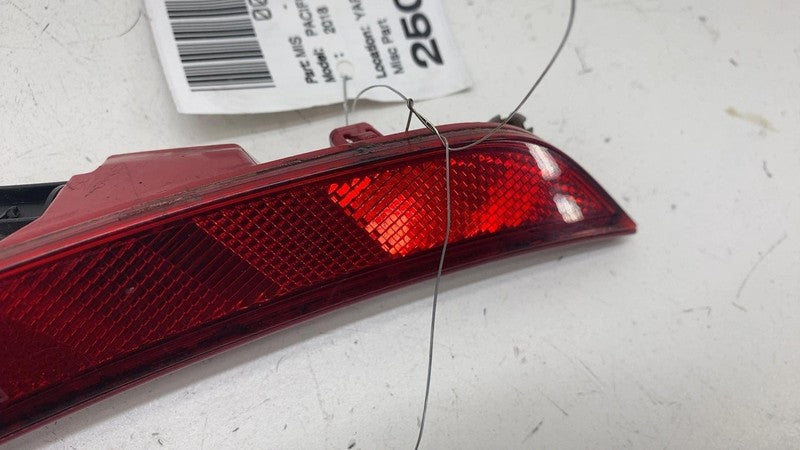 68229424AA ⭕ 2017-2025 Chrysler Pacifica Rear Right Reflector Marker Light Lamp 68229424AA