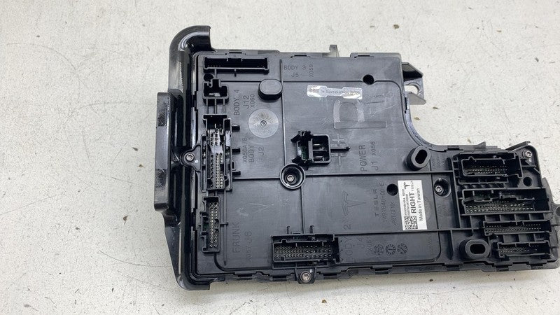 ⭕20-24 Tesla Model Y Right Low Voltage Controller Electronic Module 16