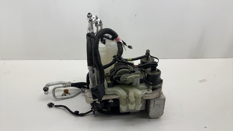 154759500E 21-24 Model 3 Supermanifold Refrigerant Chiller + Coolant Reservoir 1547595-00-E