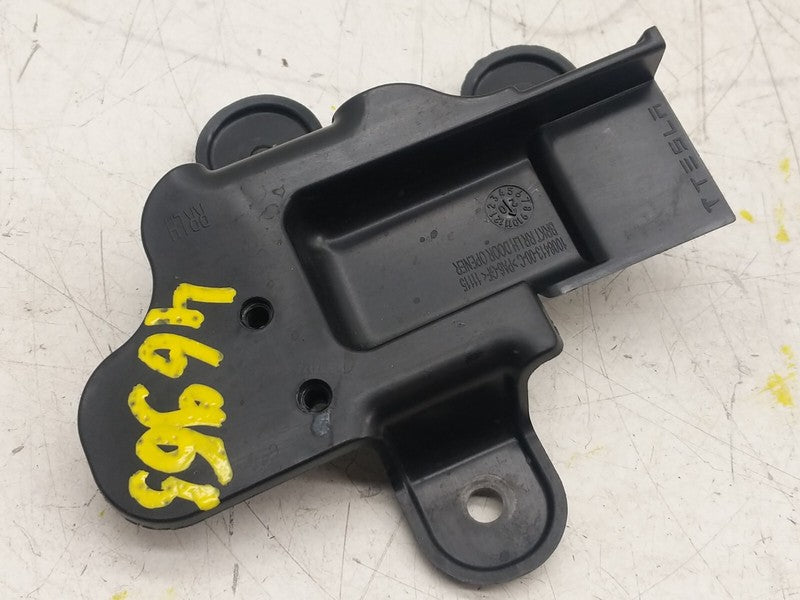 1008413 00 C ⭕ 2012-2020 Model S Rear Driver Side Door Opener Mount Bracket Left 1008413-00-C
