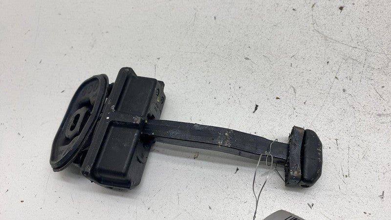 ⭕ 2017-2020 Maserati Levante Front Left Door Check Strap Stop Stopper