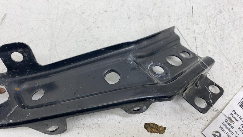 ⭕ 2019 Smart EQ Fortwo Front Right Side Fender Wing Mount Bracket A453