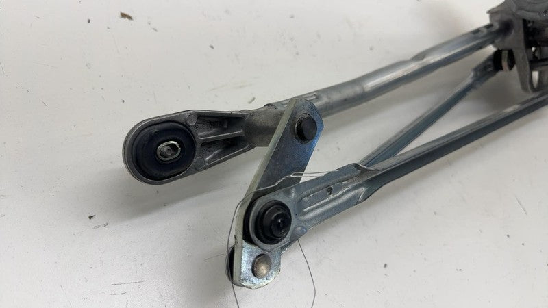 ⭕ 24-25 Tesla Model 3 Front Windshield Wiper Motor Linkage Module 1878