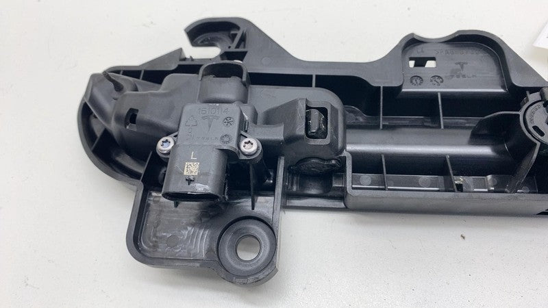 1528114-00-D 2020-2023 Tesla Model 3 Y Front or Rear Driver Left Exterior Door Handle Outside