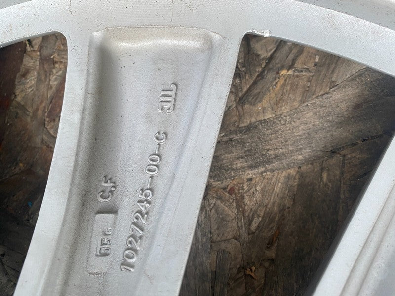 1027245 00 C 2016-2020 Tesla Model X 20" Wheel Rim 20x9.5 +40MM Continental Tire 275/45R20 x3