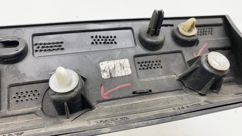 31672656 ⭕ 21-24 Polestar 2 Front Passenger Right Door Lower Trim Panel Molding 31672656