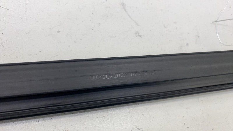 LJ8B-R20571-A ⭕ 21-24 Ford Mustang Mach-E Front Left Door Weatherstrip Belt Seal LJ8B-R20571-A