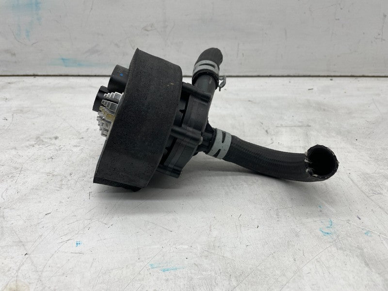 1067473-00-F ⭕ 2012-2020 Tesla Model S Coolant Water Pump Assembly Foam Isolated 1067473-00-F