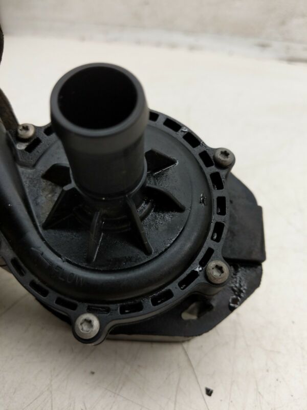 2016-2020 Tesla Model X MX Cooling System Auxiliary Coolant Water Pump Assembly