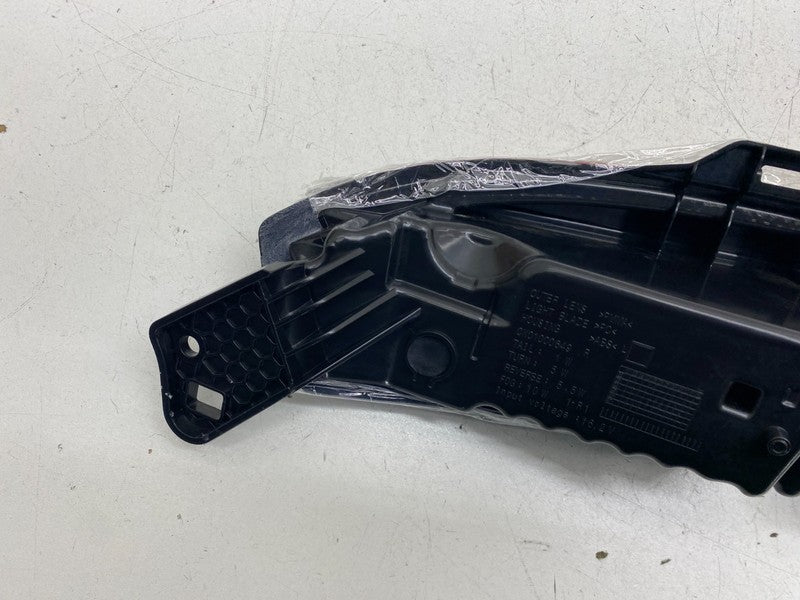 1712514 00 D ⭕ 24-26 Tesla Model 3 Rear Right Taillight Lower Bumper Taillamp RH 1712514-00-D