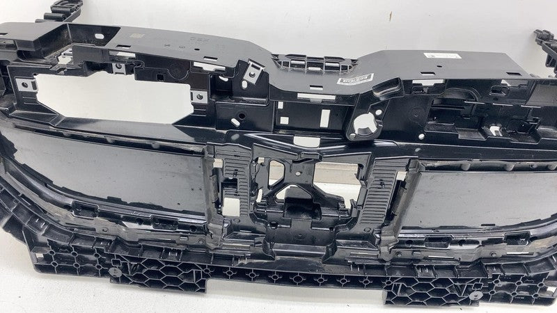 ⭕ 2024 BMW 530i Front Bumper Upper Radiator Inner Grille Assembly