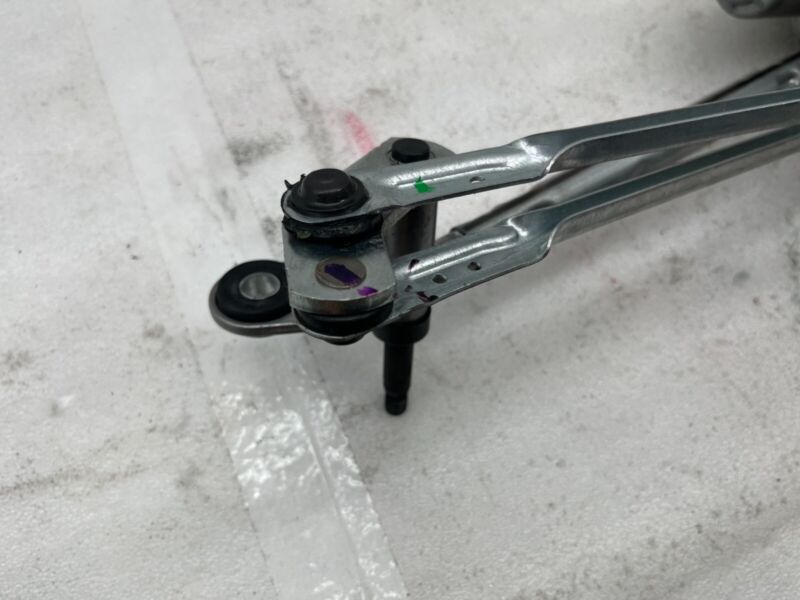 1658936 00 A ⭕ 20-23 Model Y Front LHD Windshield Wiper Linkage Module and Motor 1658936-00-A