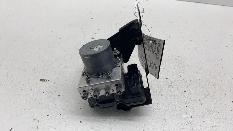 ⭕ 14-20 Maserati Ghibli 3.0L ABS Anti Lock Brake Pump Module & Bracket