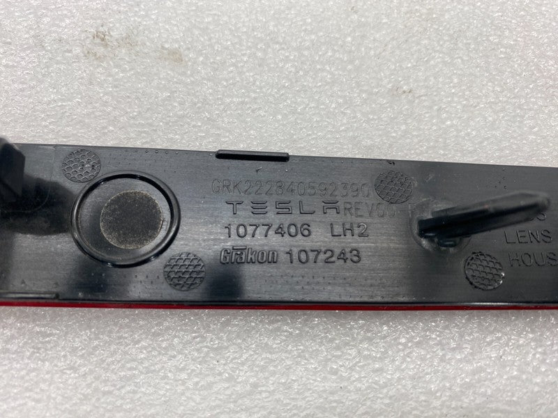 1077406 ⭕ 17-23 Tesla Model 3 Rear Driver Side Bumper Light Reflector Lamp Left 1077406