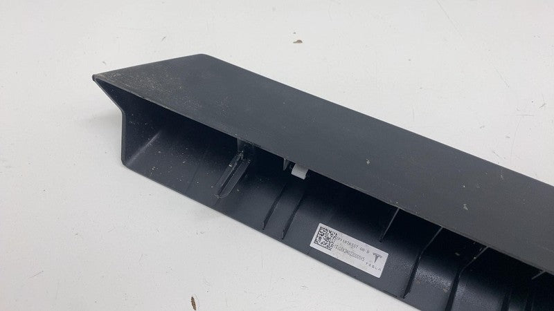 1876557-00-D ⭕ 24-25 Tesla Cybertruck Front Left Center Console Side Trim Panel 1876557-00-D