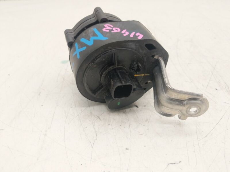 2016-2020 Tesla Model X MX Cooling System Auxiliary Coolant Water Pump Assembly
