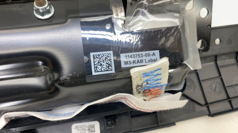 1077826 00 D ❇️17-23 Tesla Model Y 3 Right Knee Airbag Passenger Safety Module RH OEM 1077826